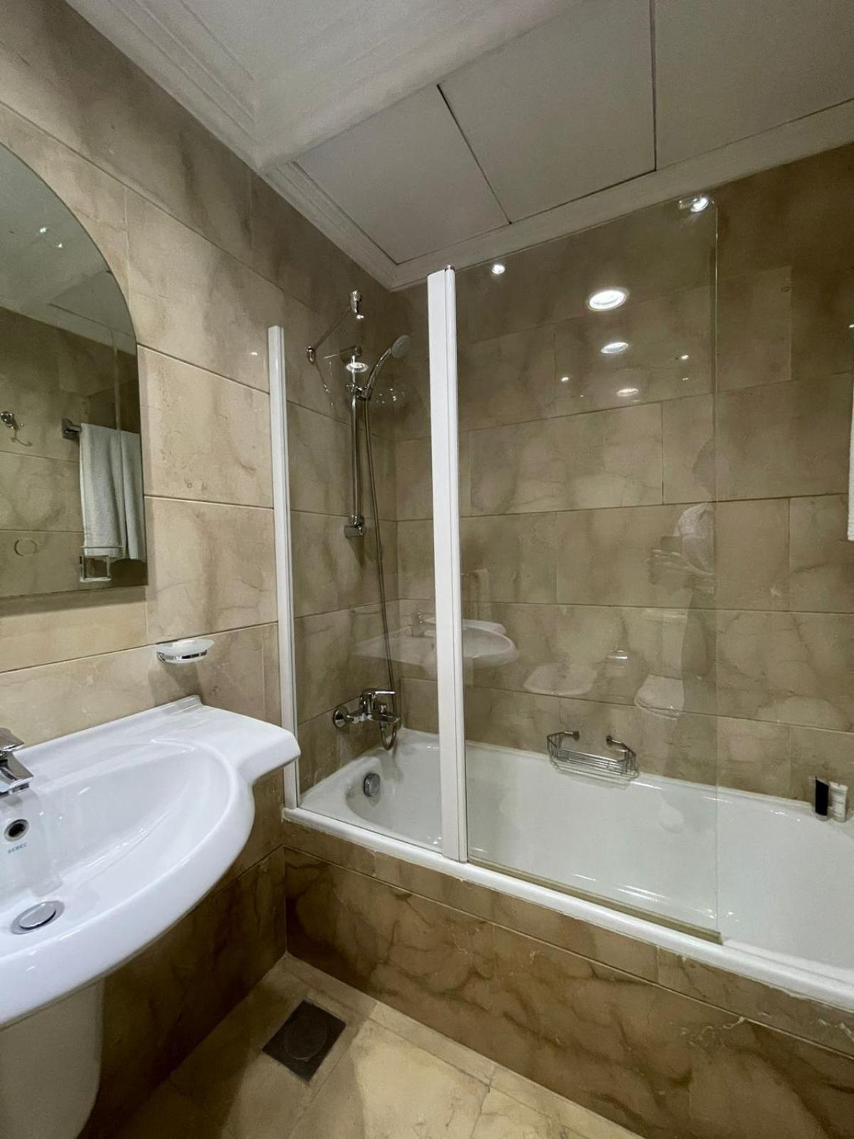 Apartamento Lahoya Garden Beirut Exterior foto