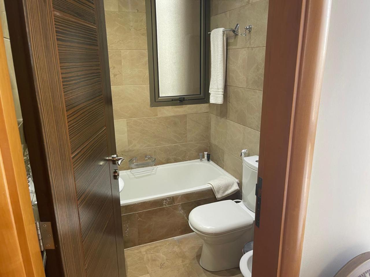 Apartamento Lahoya Garden Beirut Exterior foto