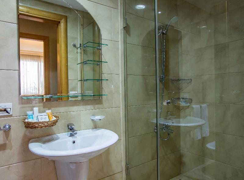 Apartamento Lahoya Garden Beirut Exterior foto